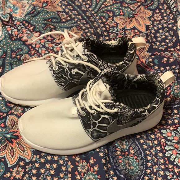 Nike Shoes - Nike Shoes